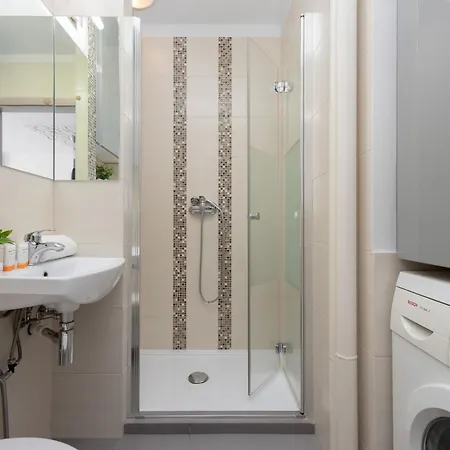 Chlodna With A View Wola By Renters 아파트