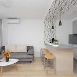 شقة Chlodna With A View Wola By Renters *
