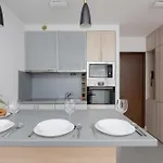 Chlodna With A View Wola By Renters شقة
