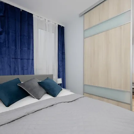 Chlodna With A View Wola By Renters Apartament Warszawa